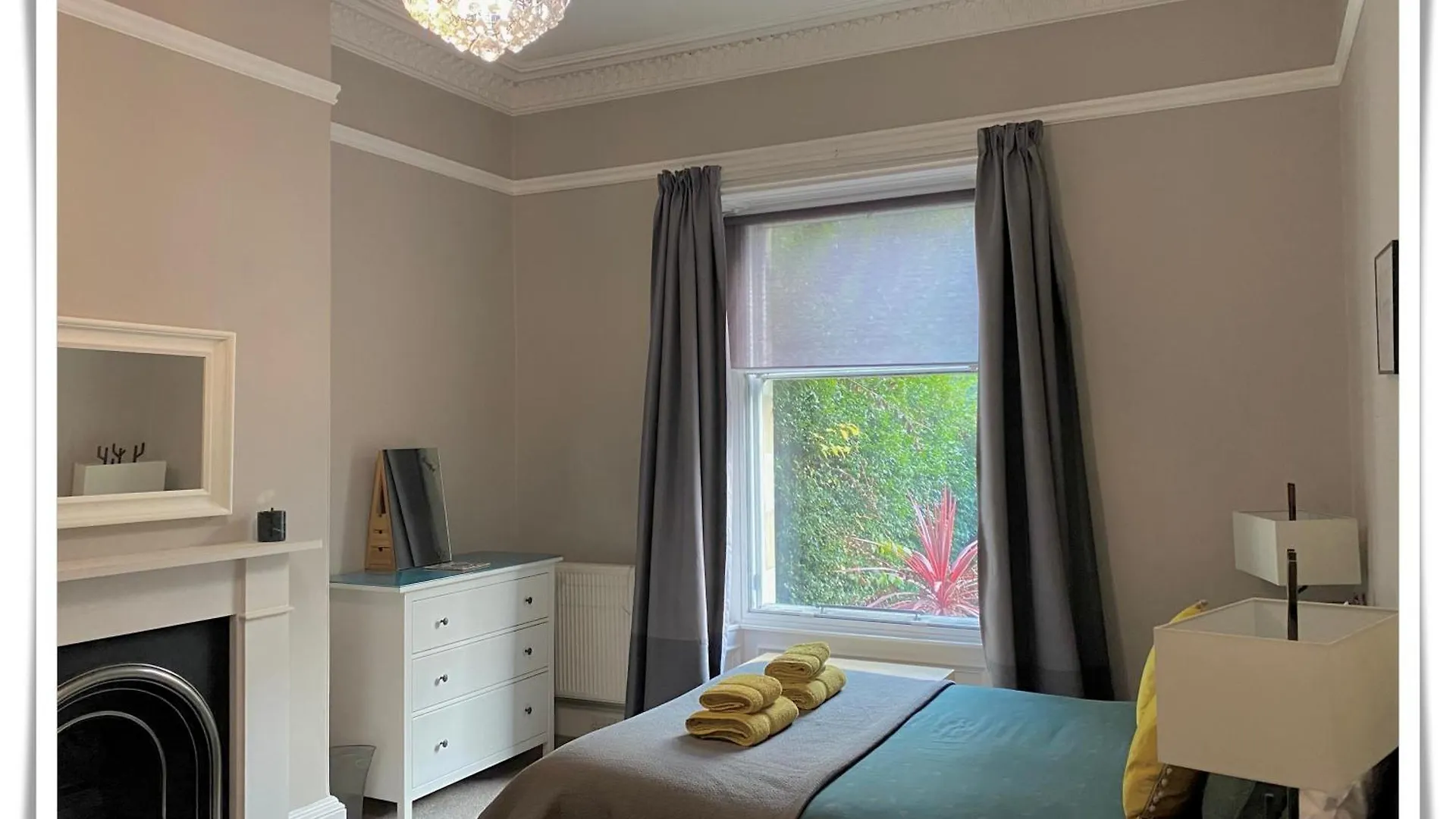 Beautifully Decorated 2Bed Apt- Gem In City Center Edinburgh